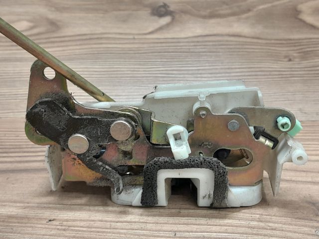 bontott SUZUKI WAGON R PLUS Jobb hátsó Ajtózár