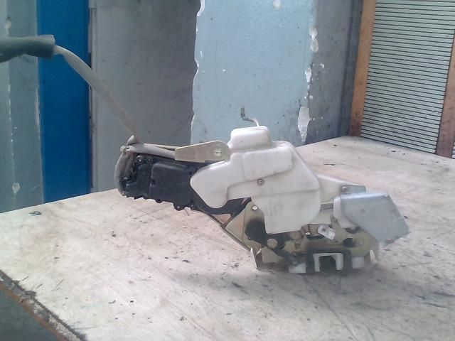 bontott SUZUKI WAGON R PLUS Jobb hátsó Ajtózár