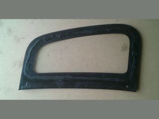 bontott SUZUKI WAGON R PLUS Jobb hátsó Fixüveg (Ajtóban)