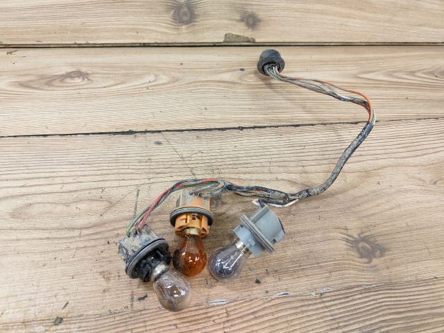 bontott SUZUKI WAGON R PLUS Jobb Hátsó Lámpa Foglalat