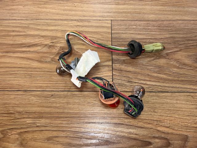 bontott SUZUKI WAGON R PLUS Jobb Hátsó Lámpa Foglalat