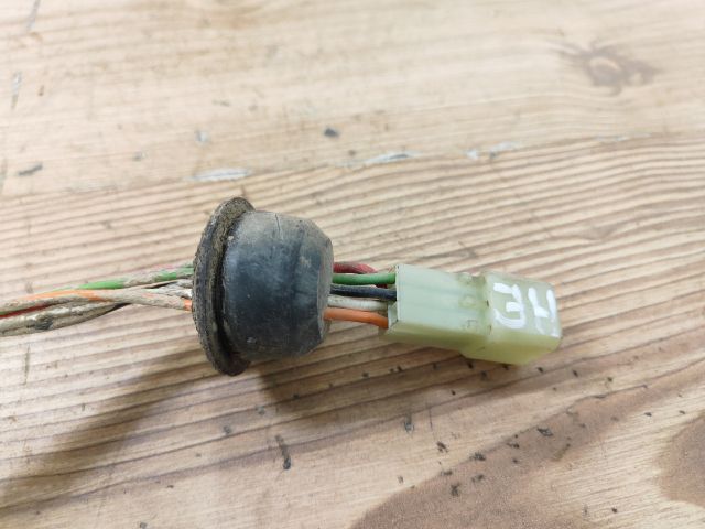 bontott SUZUKI WAGON R PLUS Jobb Hátsó Lámpa Foglalat