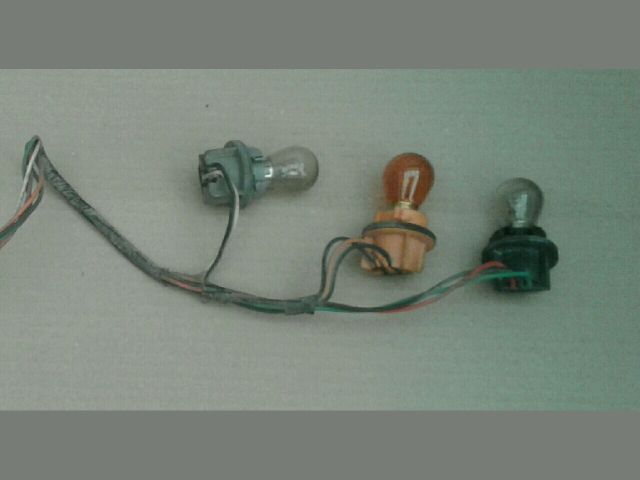 bontott SUZUKI WAGON R PLUS Jobb Hátsó Lámpa Foglalat