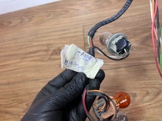 bontott SUZUKI WAGON R PLUS Jobb Hátsó Lámpa Foglalat