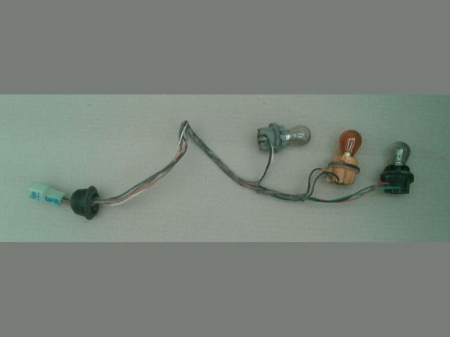 bontott SUZUKI WAGON R PLUS Jobb Hátsó Lámpa Foglalat