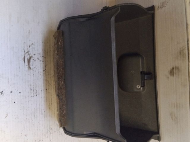 bontott SUZUKI WAGON R PLUS Kesztyűtartó Ajtó