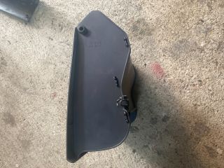 bontott SUZUKI WAGON R PLUS Kesztyűtartó