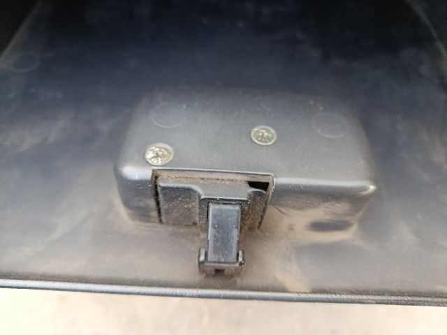 bontott SUZUKI WAGON R PLUS Kesztyűtartó