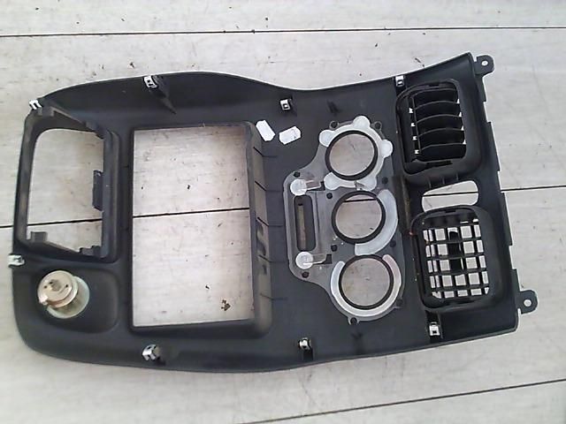 bontott SUZUKI WAGON R PLUS Középkonzol Keret