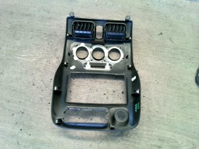 bontott SUZUKI WAGON R PLUS Középkonzol Keret