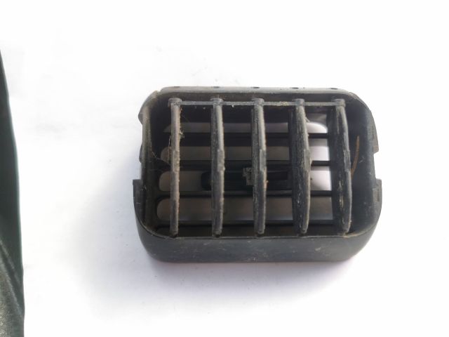 bontott SUZUKI WAGON R PLUS Középső Szellőző