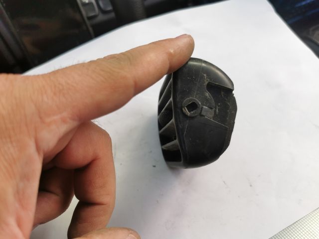 bontott SUZUKI WAGON R PLUS Középső Szellőző