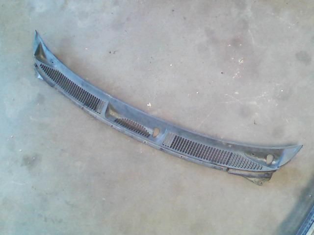 bontott SUZUKI WAGON R PLUS Levélrács