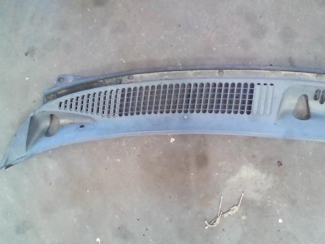 bontott SUZUKI WAGON R PLUS Levélrács