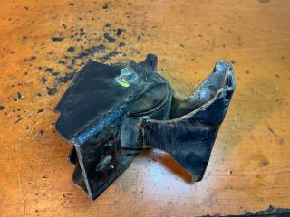 bontott SUZUKI WAGON R PLUS Motor Tartó Bak (Fém)