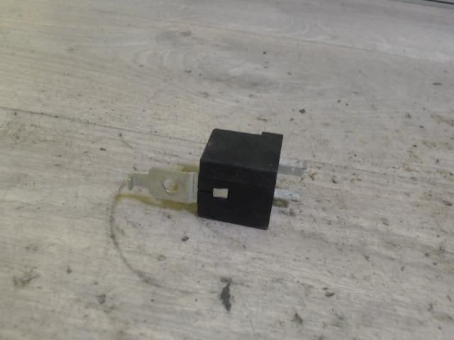 bontott SUZUKI WAGON R PLUS Relé