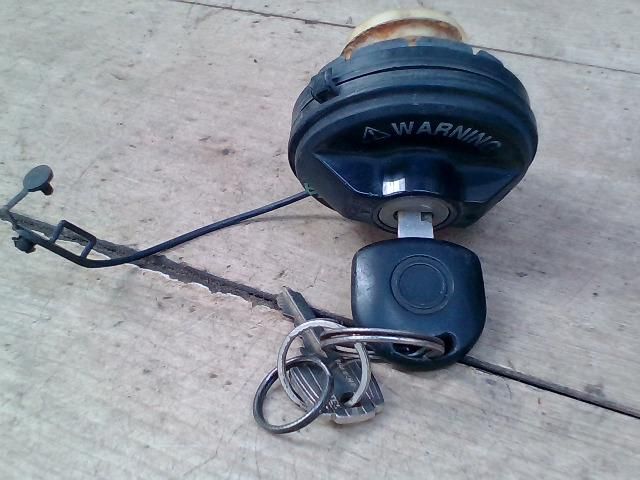 bontott SUZUKI WAGON R PLUS Tanksapka