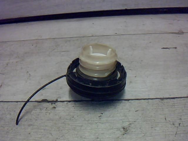 bontott SUZUKI WAGON R PLUS Tanksapka