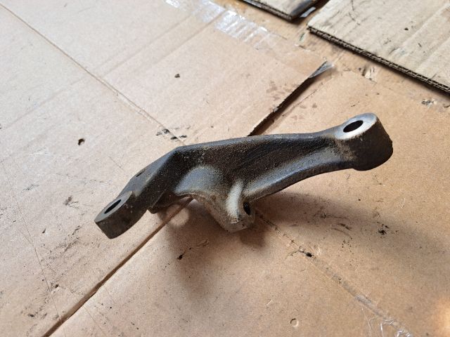 bontott SUZUKI WAGON R PLUS Tartó Bak