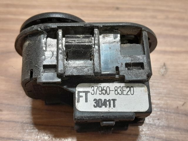 bontott SUZUKI WAGON R PLUS Tükör Kapcsoló