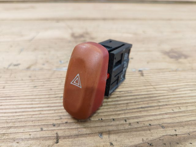 bontott SUZUKI WAGON R PLUS Vészvillogó Kapcsoló