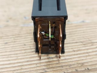 bontott SUZUKI WAGON R PLUS Vészvillogó Kapcsoló