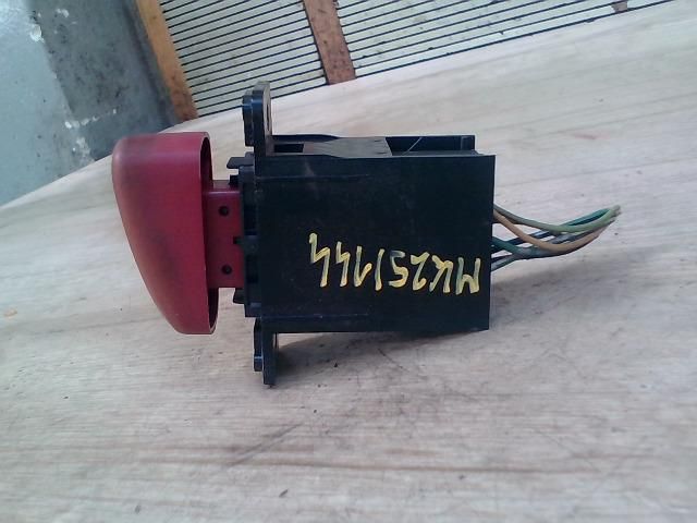 bontott SUZUKI WAGON R PLUS Vészvillogó Kapcsoló