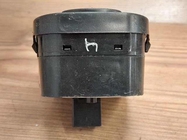 bontott TATA (TELCO) INDIGO Ablakemelő Kapcsoló Négyes / Kettes