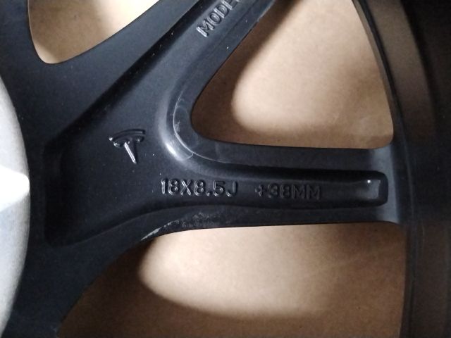 bontott TESLA 3 Alufelni (1 db)