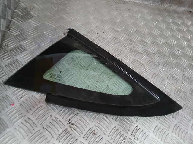 bontott TESLA 3 Bal C Oszlop Oldalablak Üveg