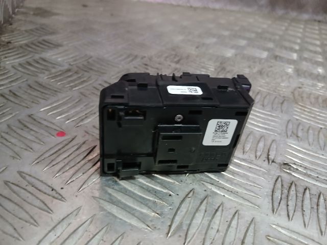 bontott TESLA 3 Bal első Ablakemelő Kapcsoló