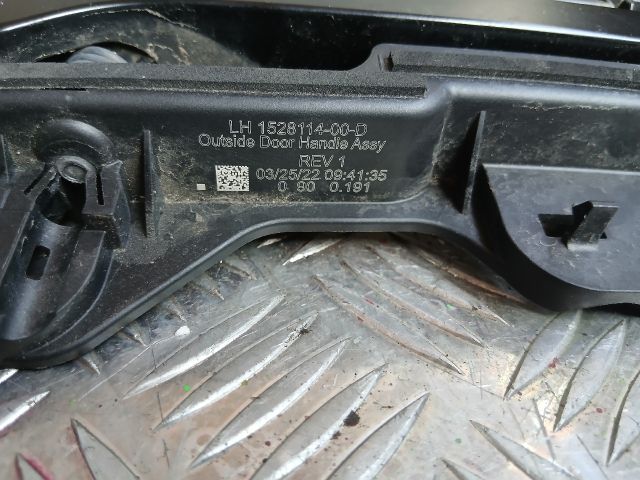 bontott TESLA 3 Bal első Külső Kilincs