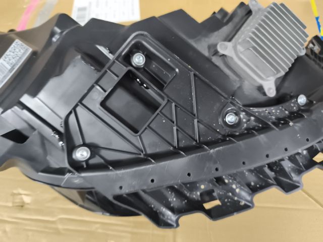 bontott TESLA 3 Bal Fényszóró