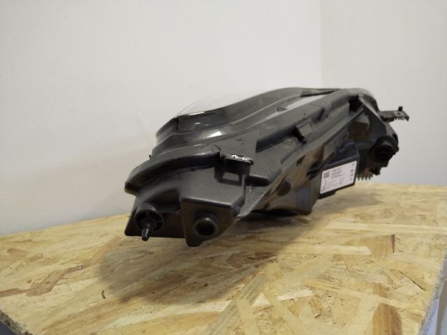 bontott TESLA 3 Bal Fényszóró