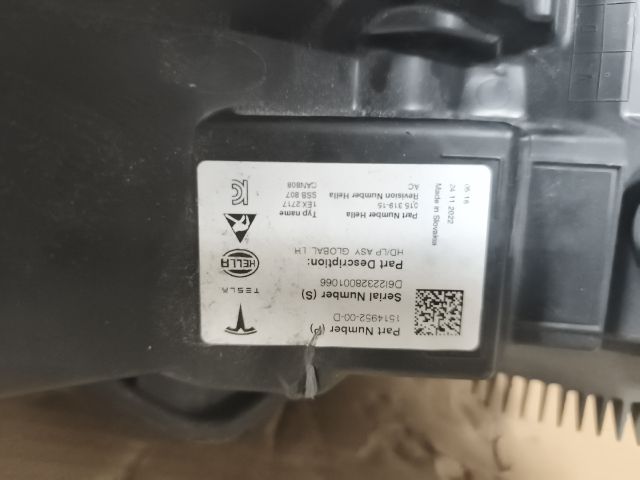 bontott TESLA 3 Bal Fényszóró