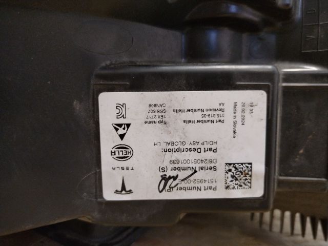 bontott TESLA 3 Bal Fényszóró