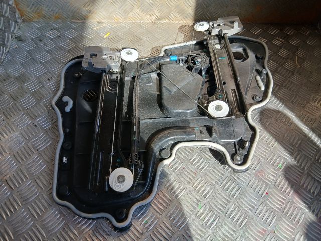 bontott TESLA 3 Bal hátsó Ablakemelő Szerkezet (Elektromos)