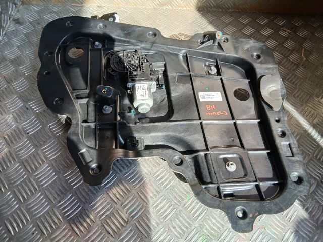 bontott TESLA 3 Bal hátsó Ablakemelő Szerkezet (Elektromos)