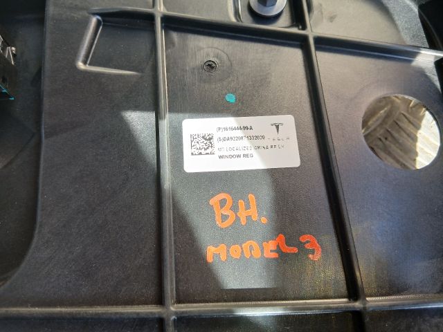 bontott TESLA 3 Bal hátsó Ablakemelő Szerkezet (Elektromos)