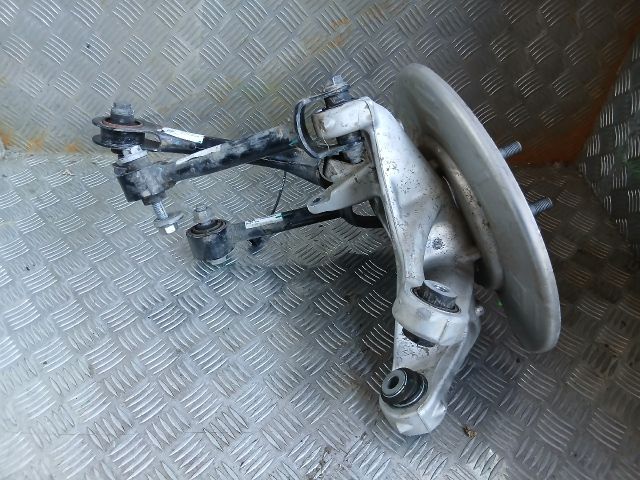 bontott TESLA 3 Bal hátsó Csonkállvány Kerékaggyal