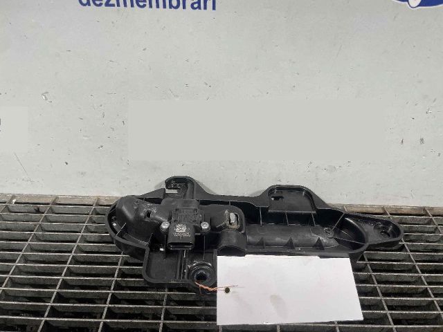 bontott TESLA 3 Bal hátsó Külső Kilincs