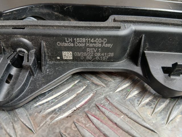 bontott TESLA 3 Bal hátsó Külső Kilincs