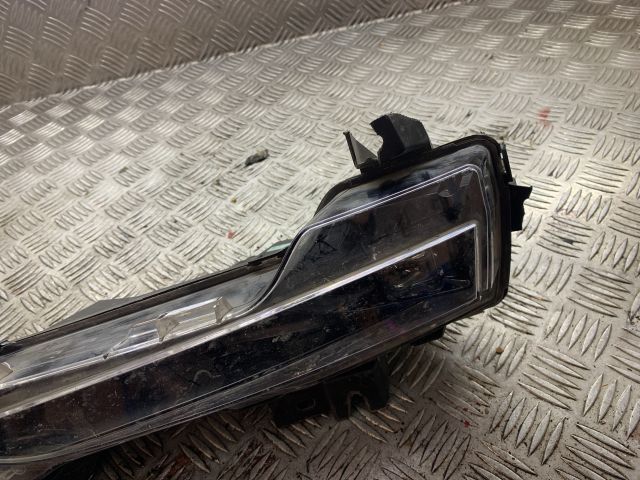 bontott TESLA 3 Bal Ködfényszóró