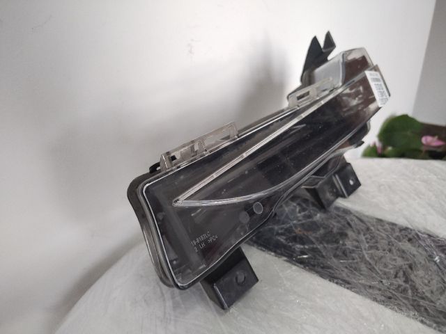 bontott TESLA 3 Bal Ködfényszóró