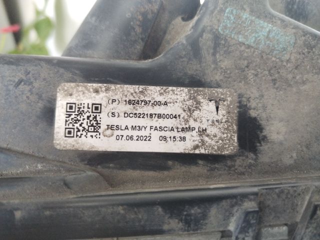 bontott TESLA 3 Bal Ködfényszóró