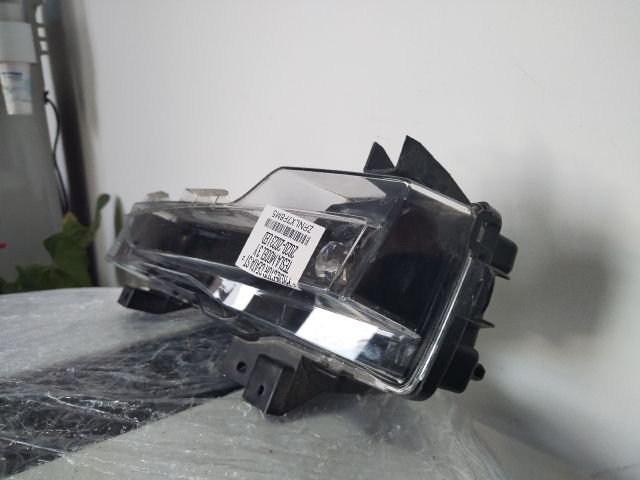 bontott TESLA 3 Bal Ködfényszóró