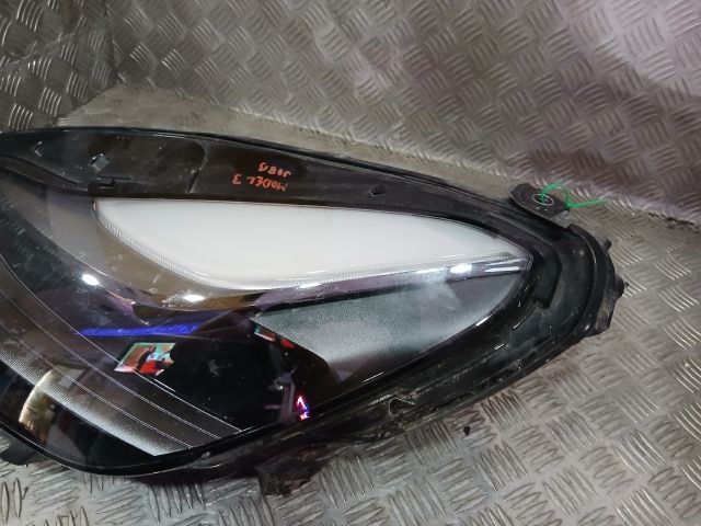 bontott TESLA 3 Bal Ledes Fényszóró