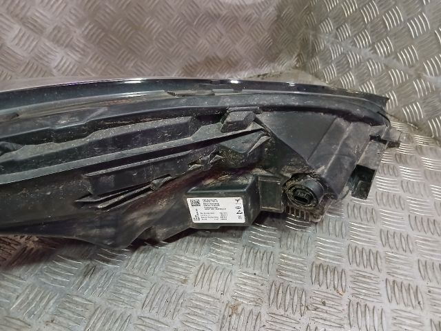 bontott TESLA 3 Bal Ledes Fényszóró