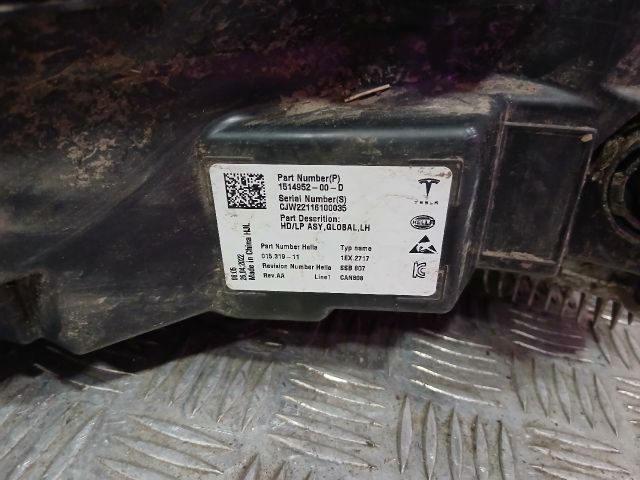 bontott TESLA 3 Bal Ledes Fényszóró