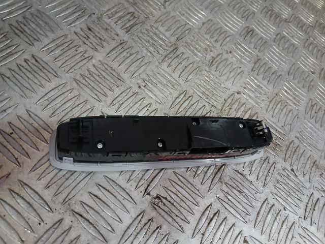 bontott TESLA 3 Beltér Világítás Hátsó